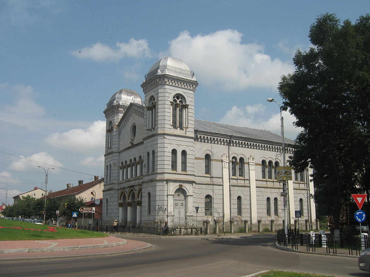 Templul-Evreiesc-Radauti-1